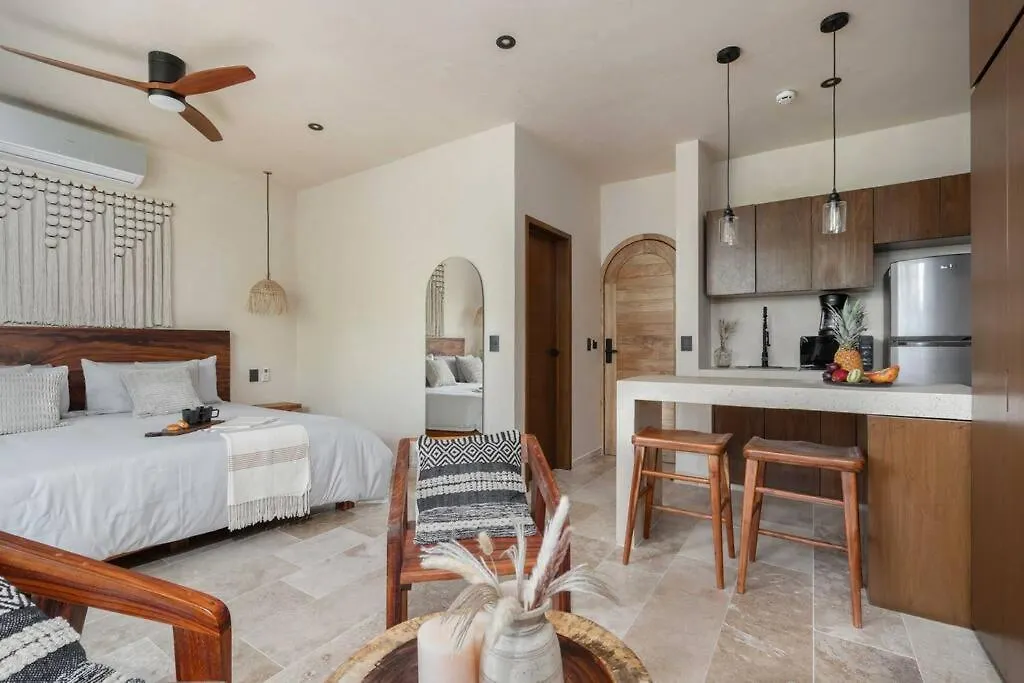 Amazing Jungle Condo Near Beach Town 200Mb Pool Tulum 0*,  Messico